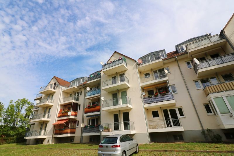 **Weißsandt-Gölzau**2 Zimmer mit Balkon**Dachgeschoss**RUHIGE Wohnlage**